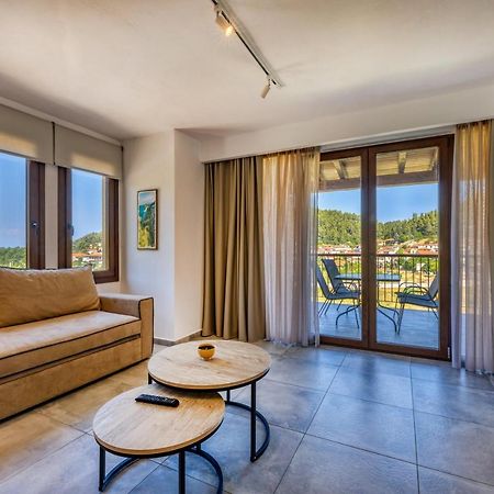 Penelope Luxury Suites Fourka Exterior photo