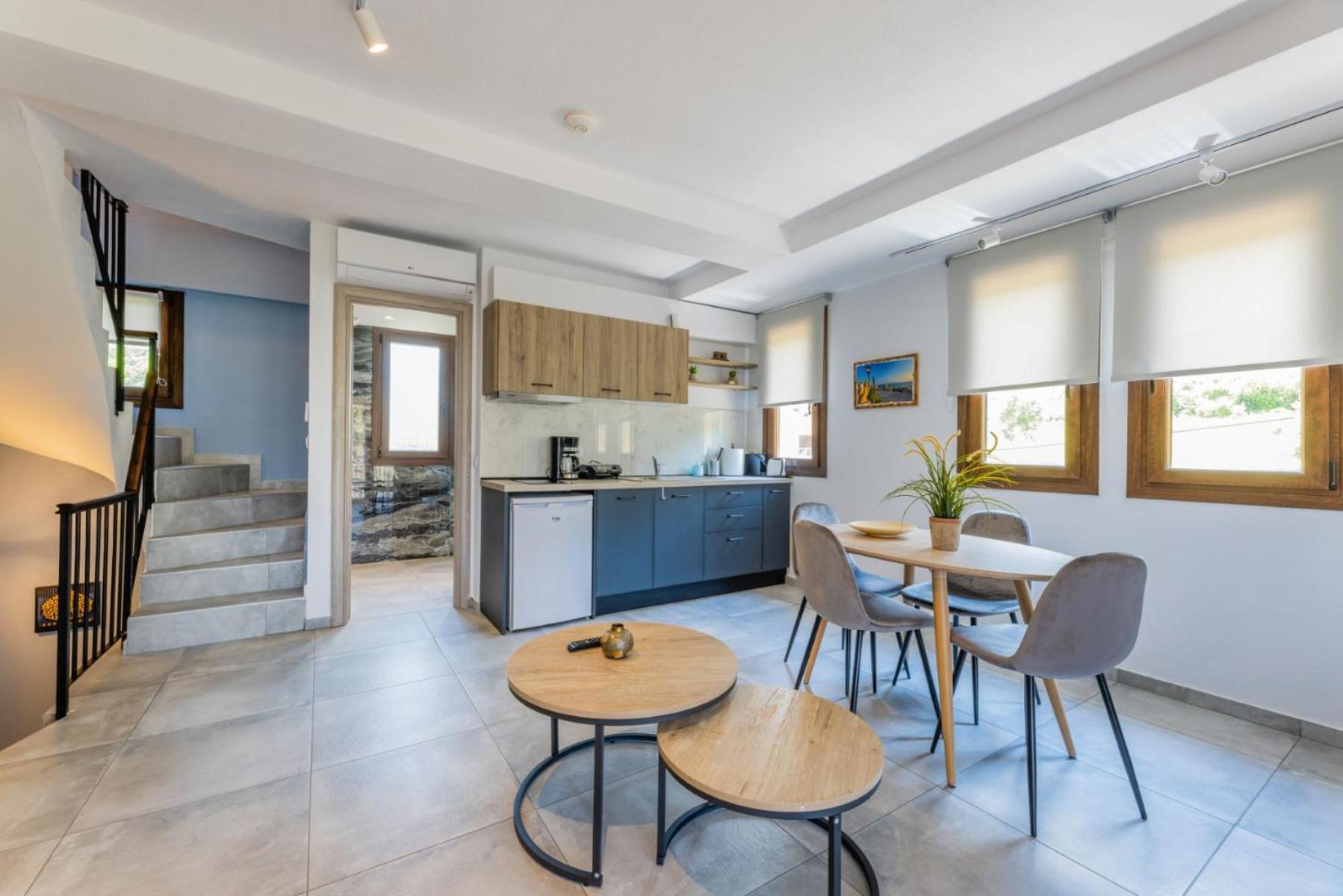 Penelope Luxury Suites Fourka Exterior photo